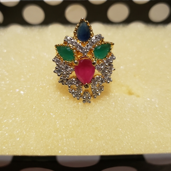 Fancy Ring - Picture 2 of 5